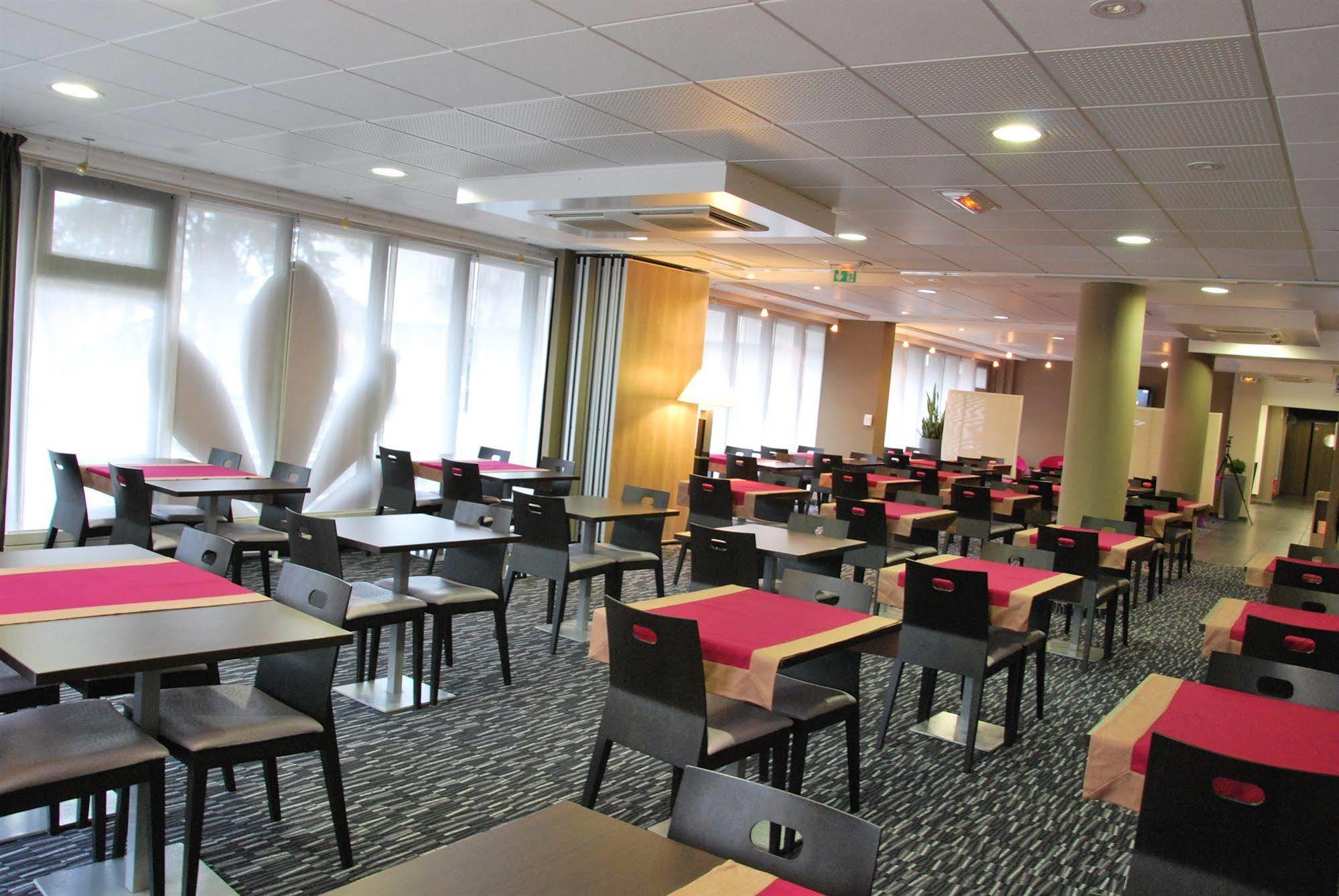 Park Hotel & Appartements Cholet Eksteriør bilde