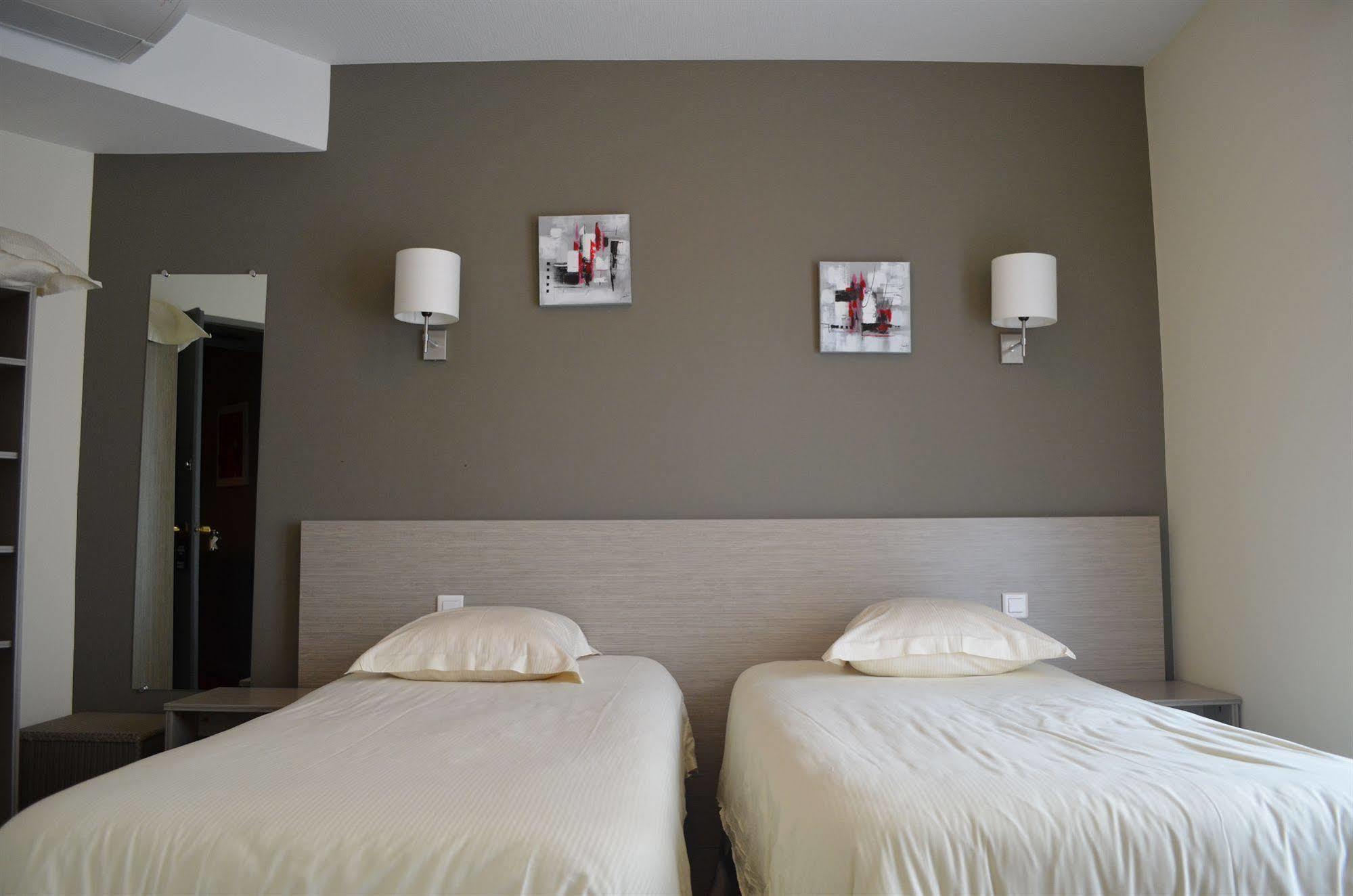 Park Hotel & Appartements Cholet Eksteriør bilde