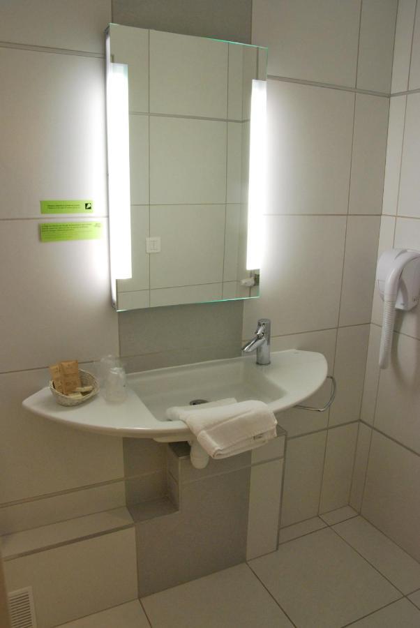 Park Hotel & Appartements Cholet Eksteriør bilde